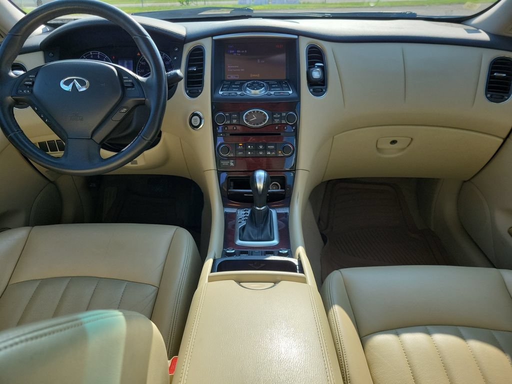 Used 2017 INFINITI QX50 AWD w/ Deluxe Touring Package image 12