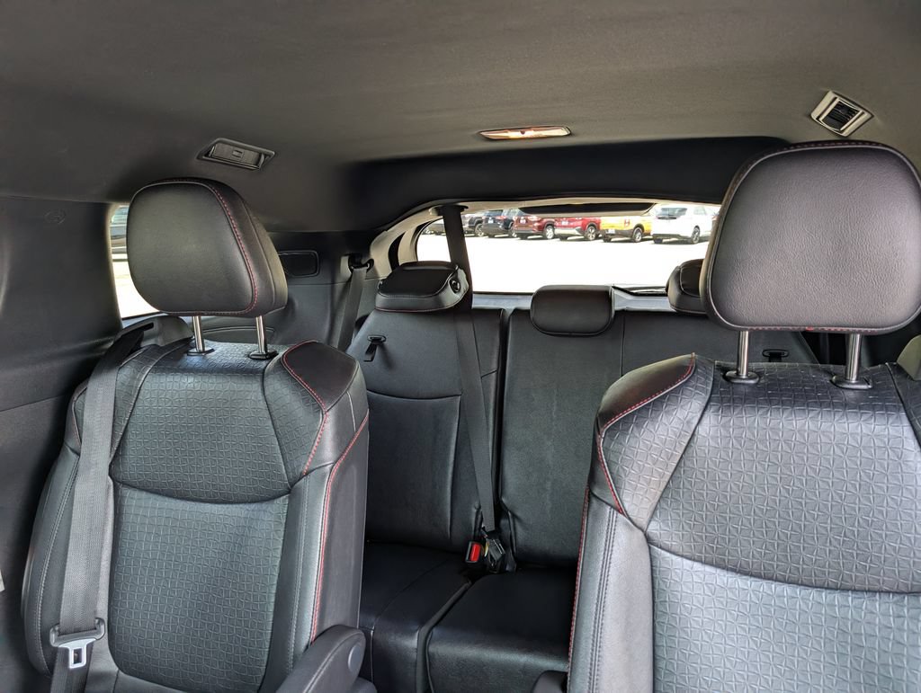 Used 2025 Toyota Sienna XSE w/ XSE Plus Package AWD/4WD image 22