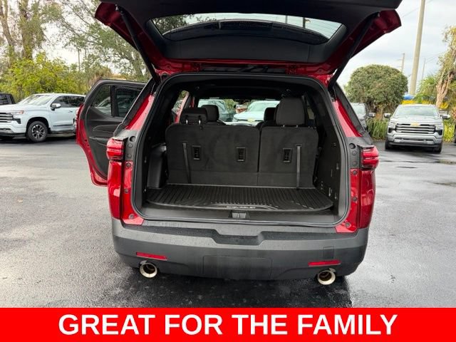Used 2023 Chevrolet Traverse LT FWD image 17