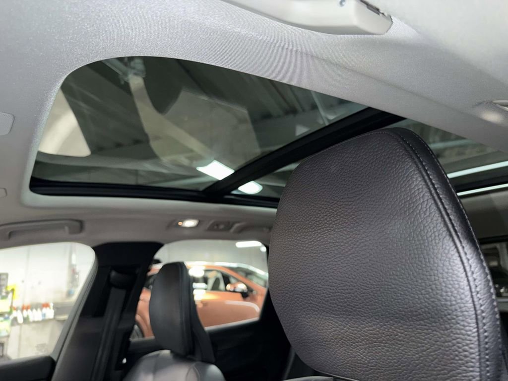 Used 2023 Volvo XC60 B5 Plus AWD/4WD image 22