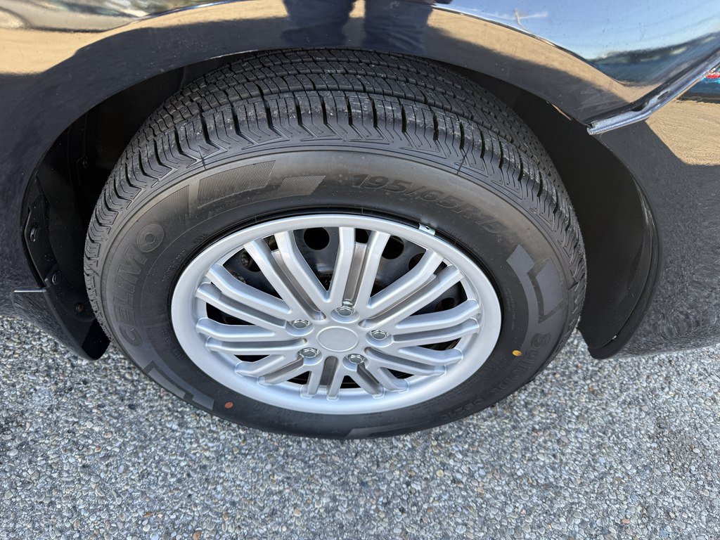 Used 2018 Nissan Versa S Plus FWD image 7