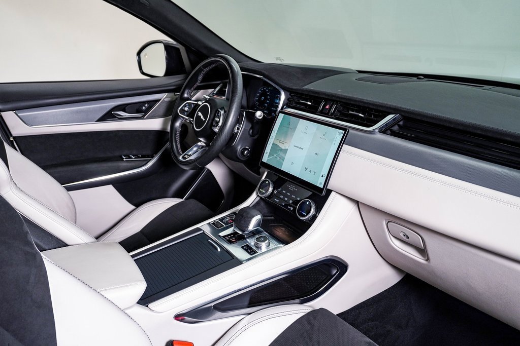 Used 2021 Jaguar F-PACE SVR image 14