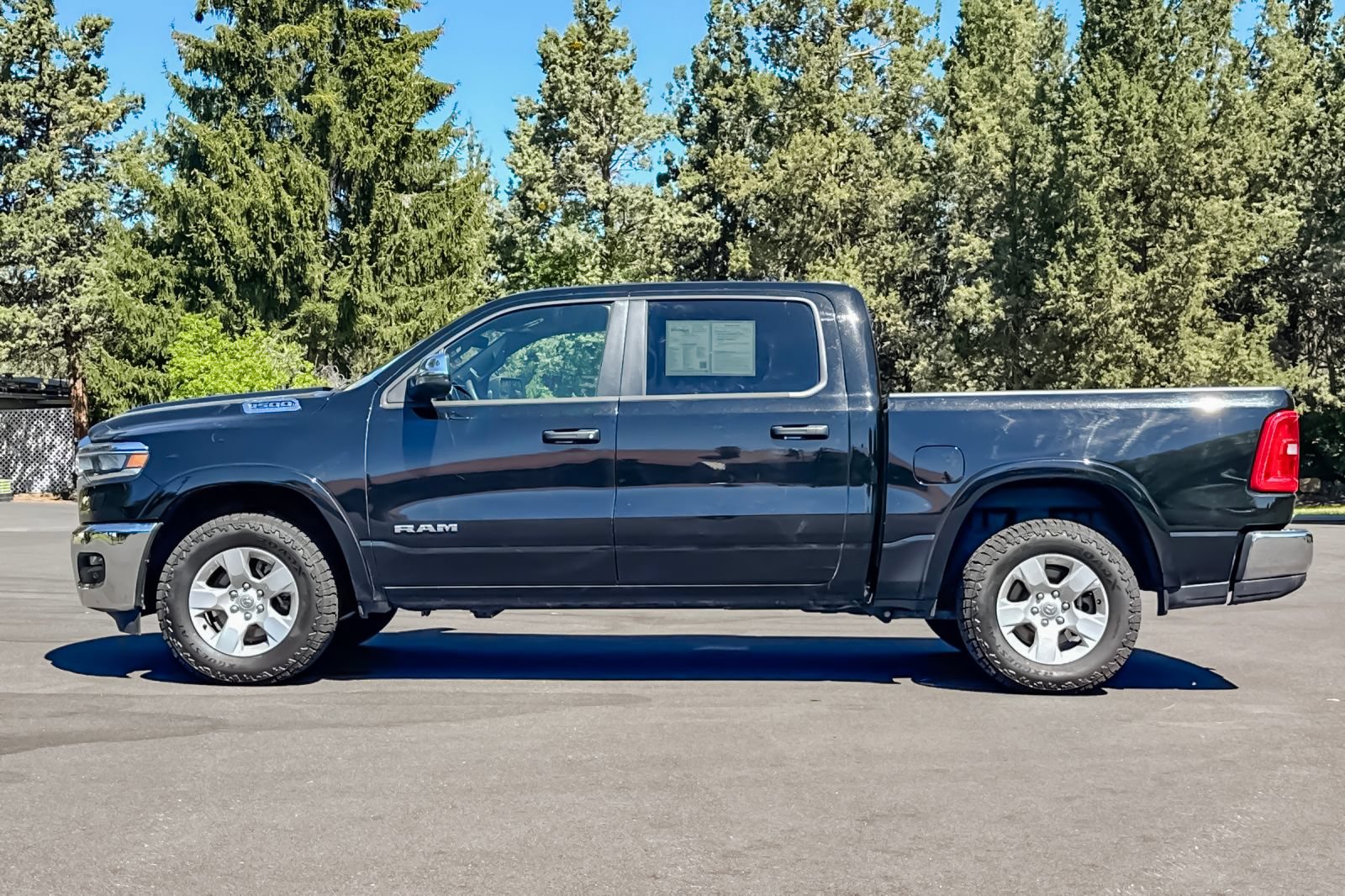 Used 2025 RAM 1500 Big Horn AWD/4WD image 8