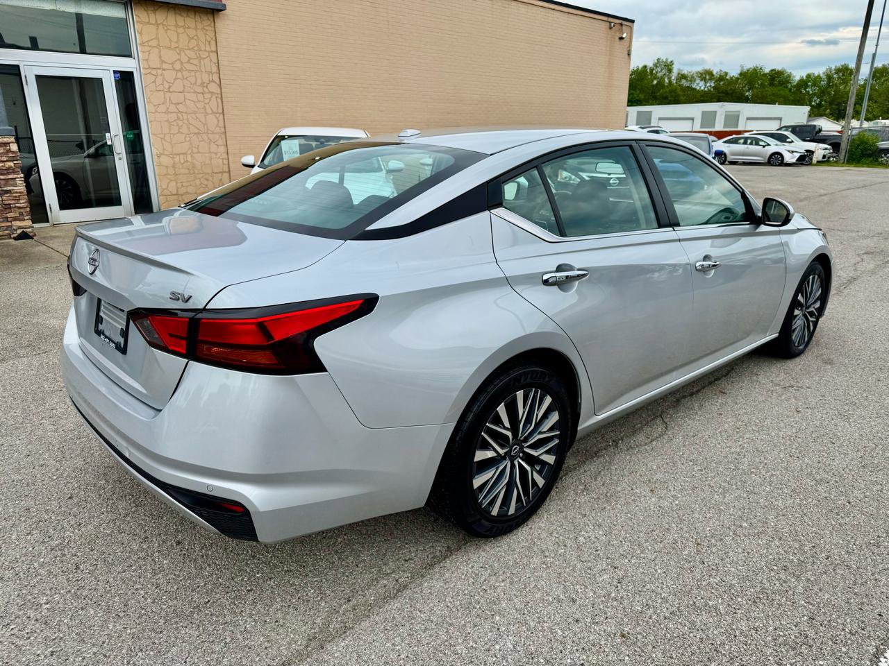 Used 2023 Nissan Altima 2.5 SV image 5