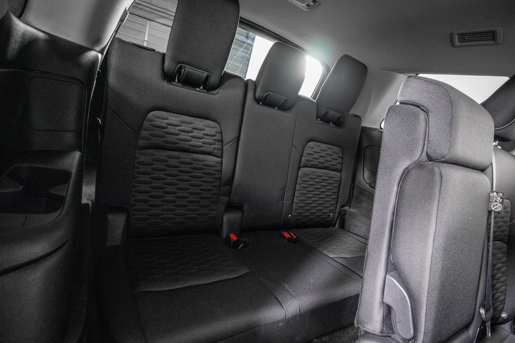 Used 2025 Nissan Pathfinder SV image 14