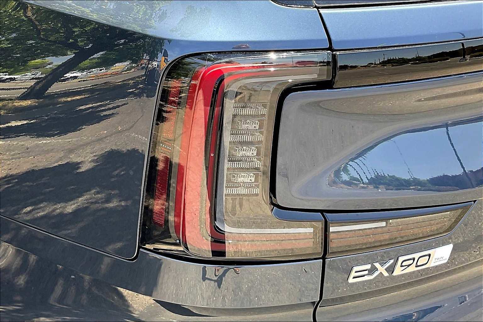 New 2025 Volvo EX90 Ultra image 25