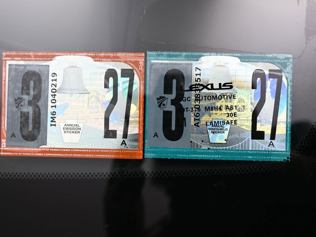 Used 2025 Lexus ES 350 w/ Premium Package image 9