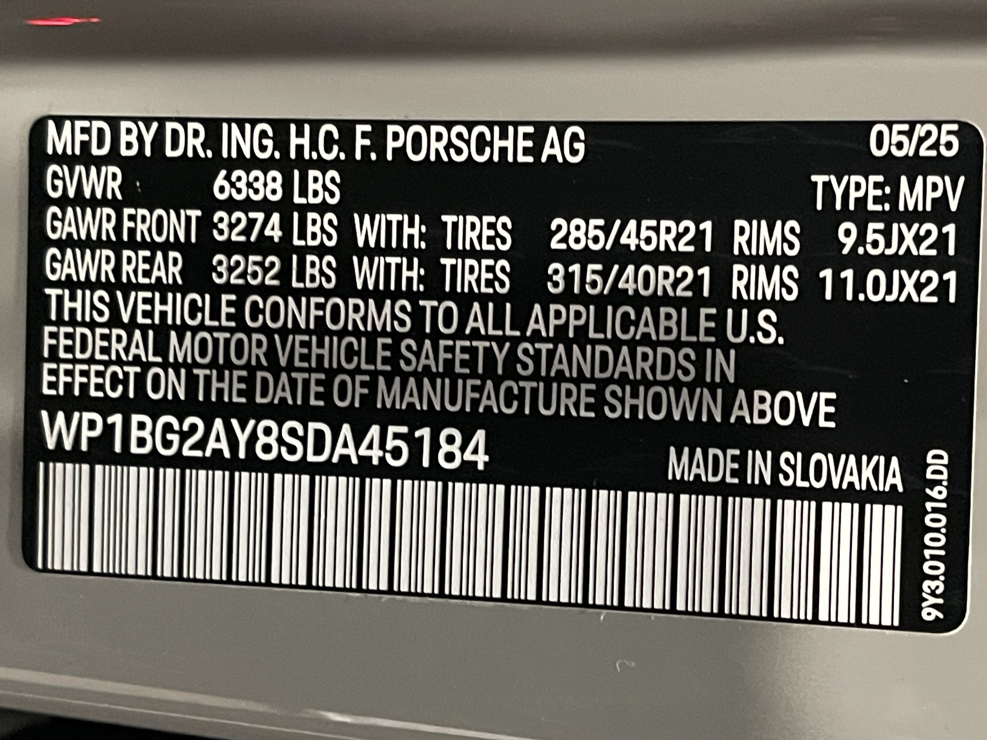 Used 2025 Porsche Cayenne GTS AWD/4WD image 25