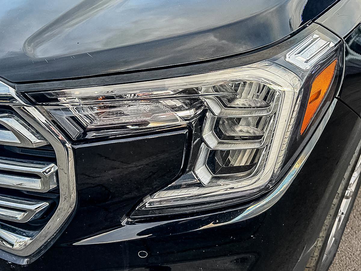 Used 2022 GMC Terrain SLT w/ Infotainment Package II image 5