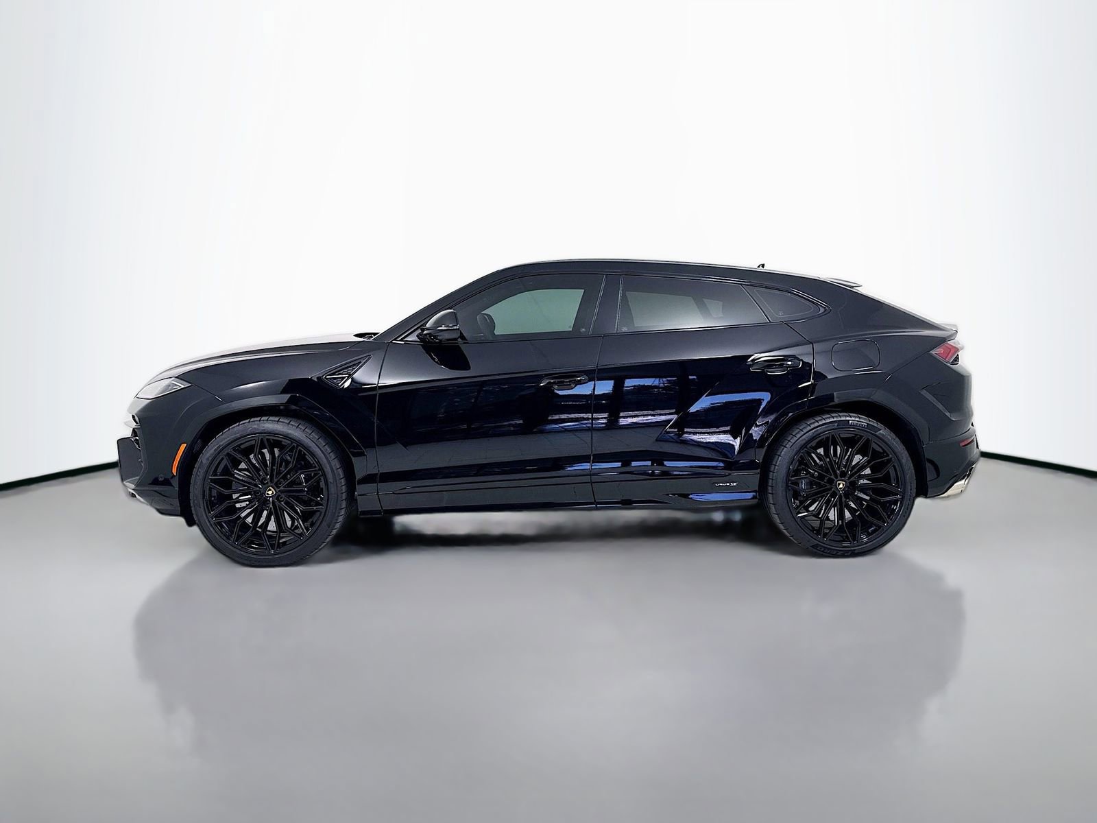 Used 2025 Lamborghini Urus SE image 4