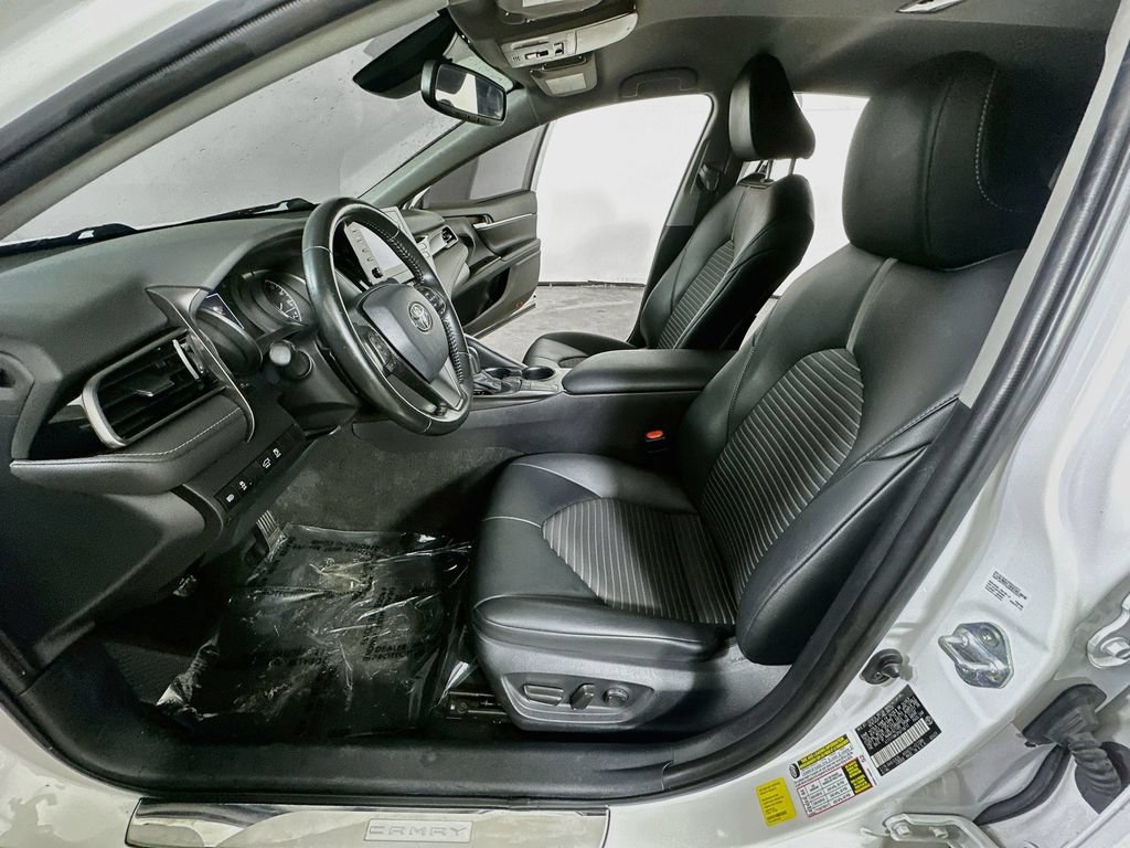 Used 2023 Toyota Camry SE w/ Convenience Package FWD image 14