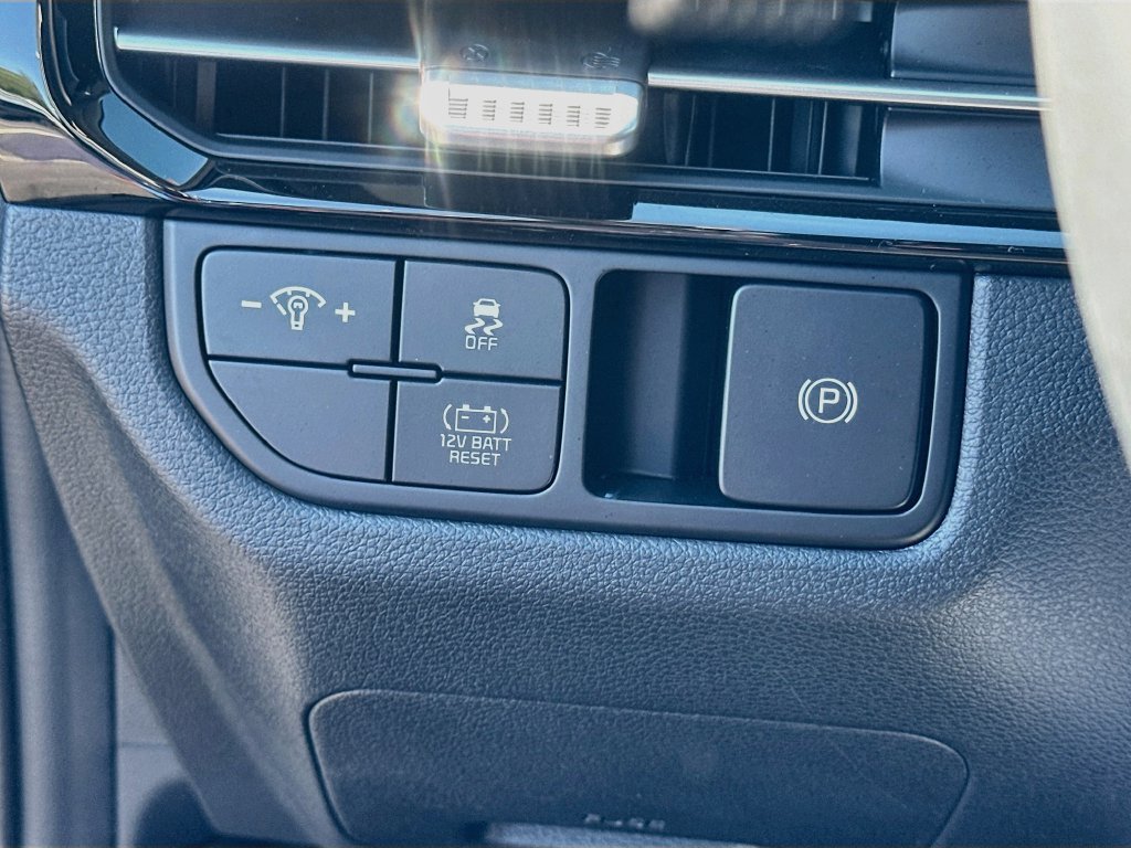 New 2027 Kia Sportage S FWD image 10