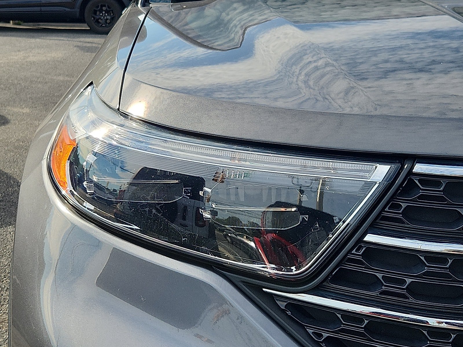 Used 2023 Ford Explorer XLT AWD/4WD image 9