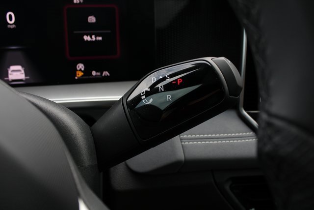 New 2025 Volkswagen Tiguan SE R-Line image 16