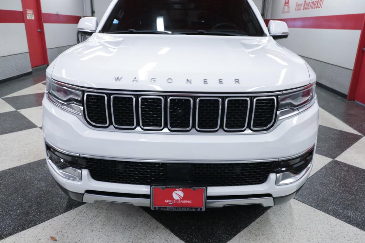 Used 2022 Jeep Wagoneer Series III w/ Premium Group I RWD image 4
