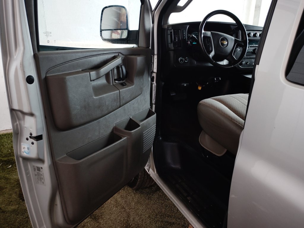Used 2020 Chevrolet Express 3500 LS RWD image 20