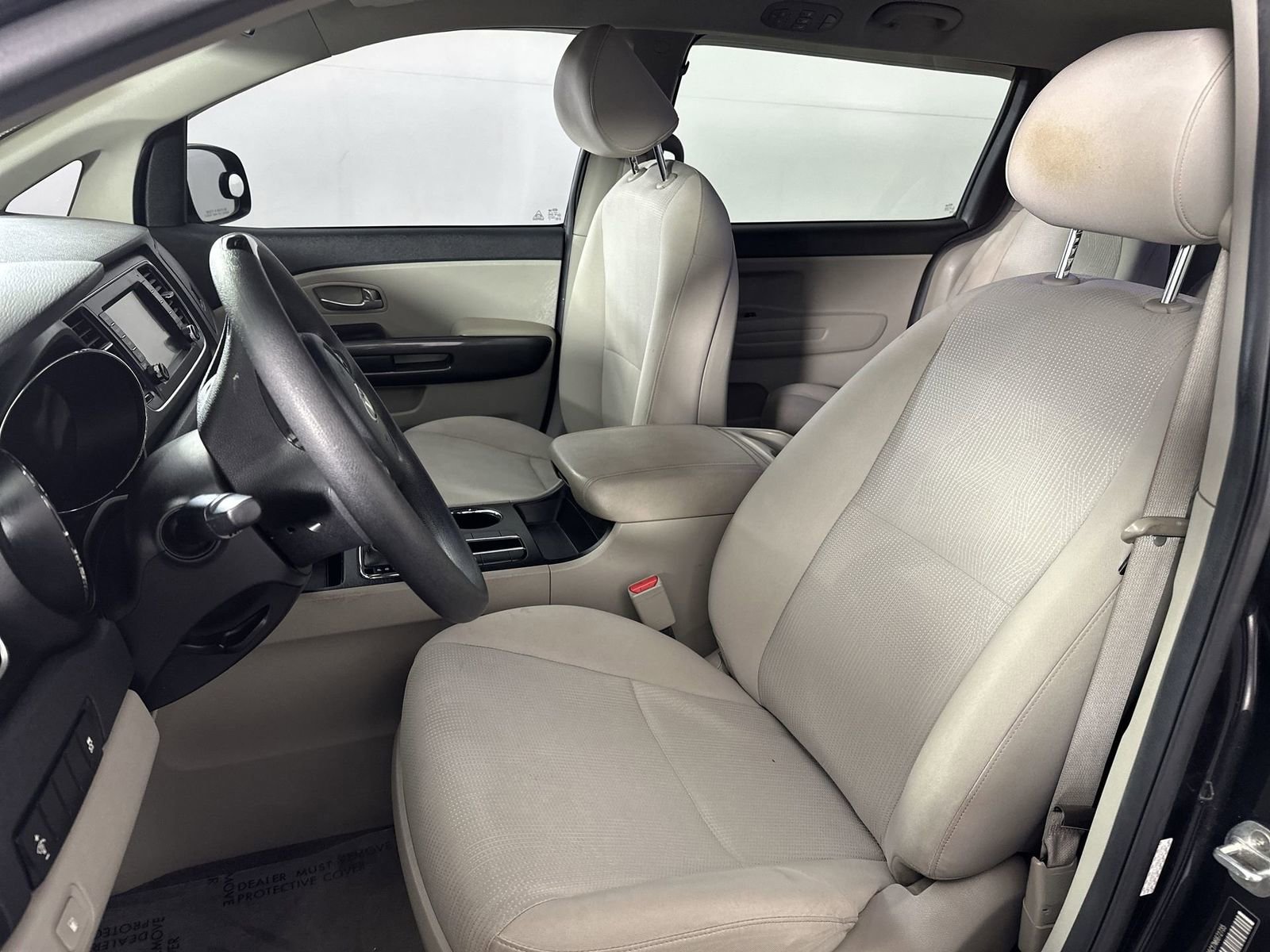 Used 2021 Kia Sedona LX image 11