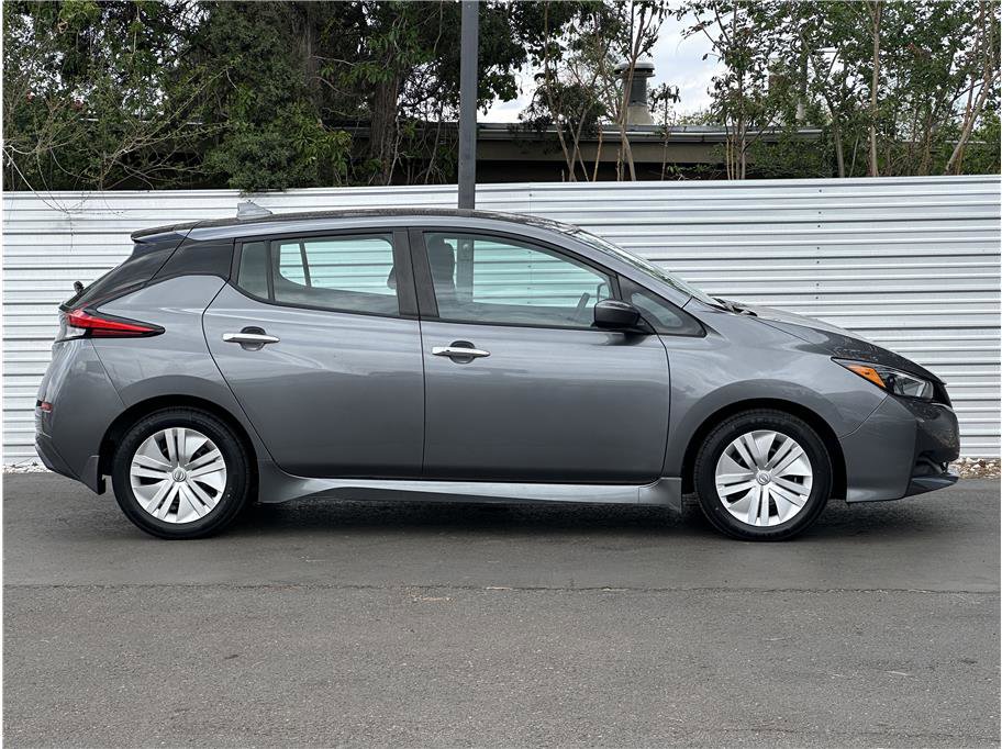 Used 2024 Nissan Leaf S FWD image 9