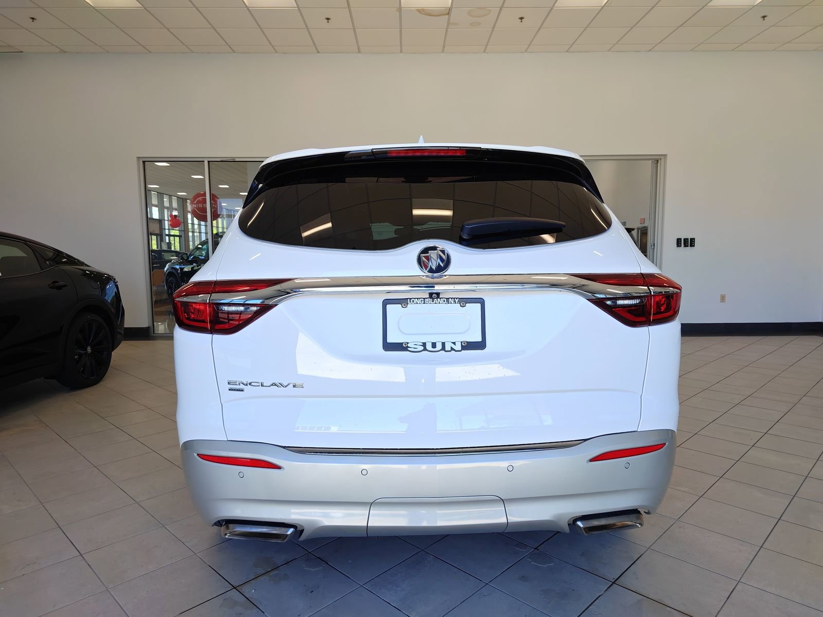 Used 2021 Buick Enclave Essence w/ Sound and Sites Package image 4