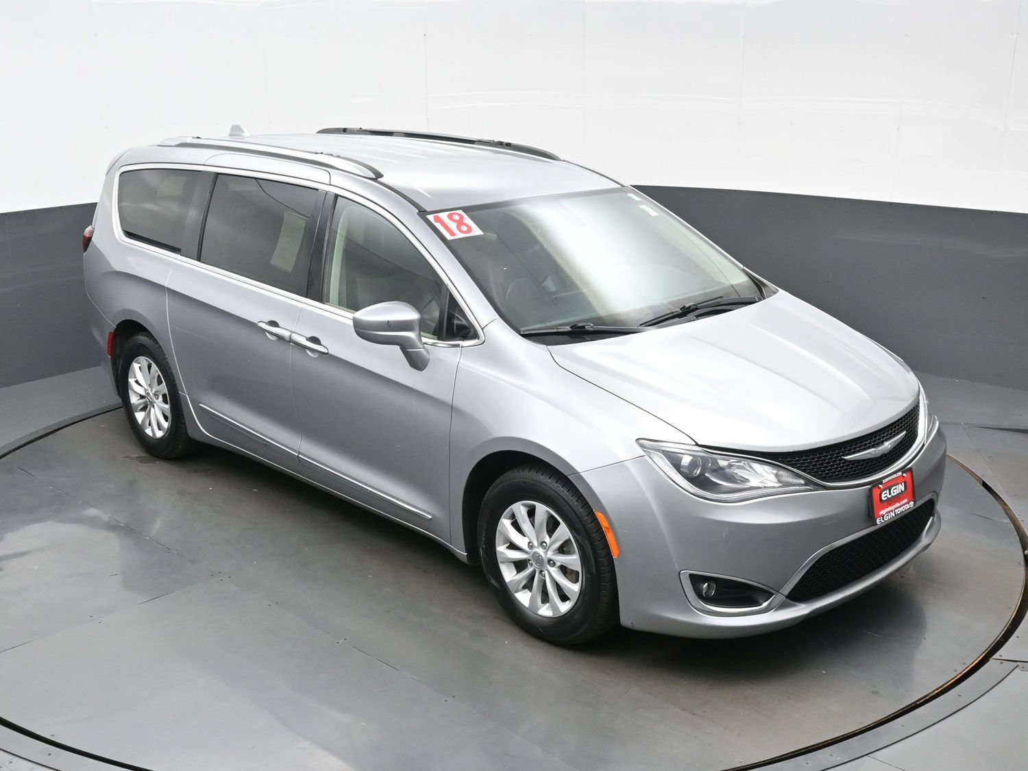 Used 2018 Chrysler Pacifica Touring-L Plus FWD image 35
