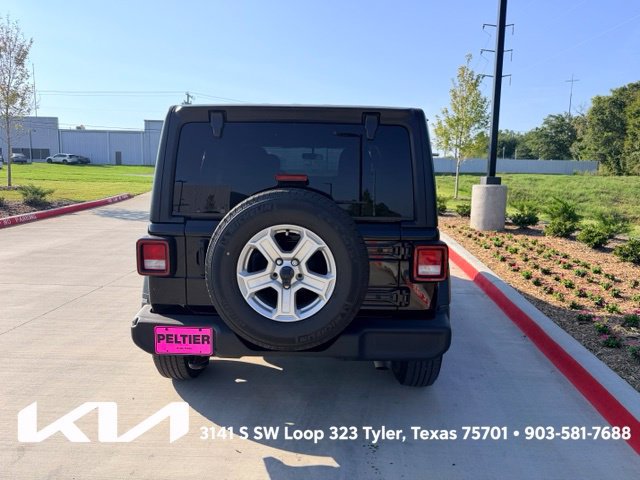 Used 2022 Jeep Wrangler Unlimited Sport AWD/4WD image 8