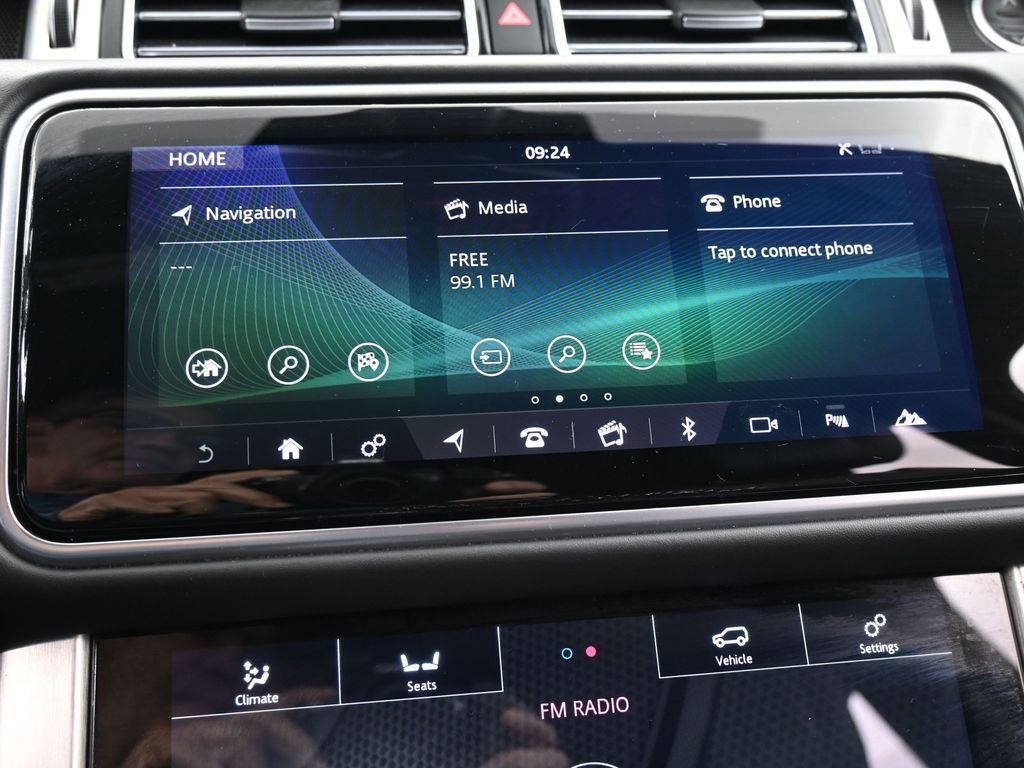 Used 2020 Land Rover Range Rover HSE image 23