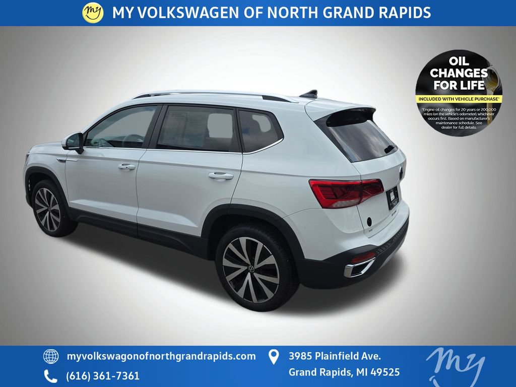 Used 2023 Volkswagen Taos SE FWD image 6