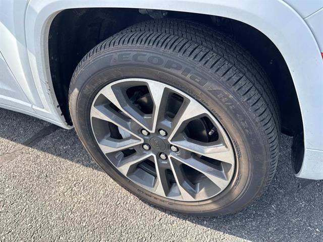 Certified 2025 Jeep Grand Cherokee Overland w/ Luxury Tech Group IV image 8