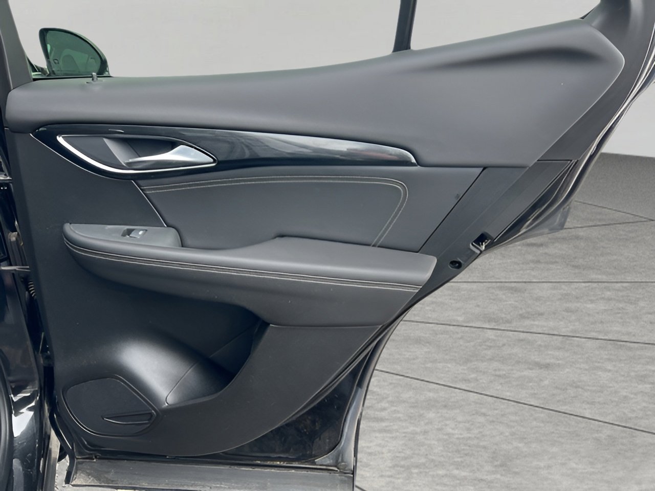 Used 2023 Buick Envision Preferred w/ Sport Touring Package image 30