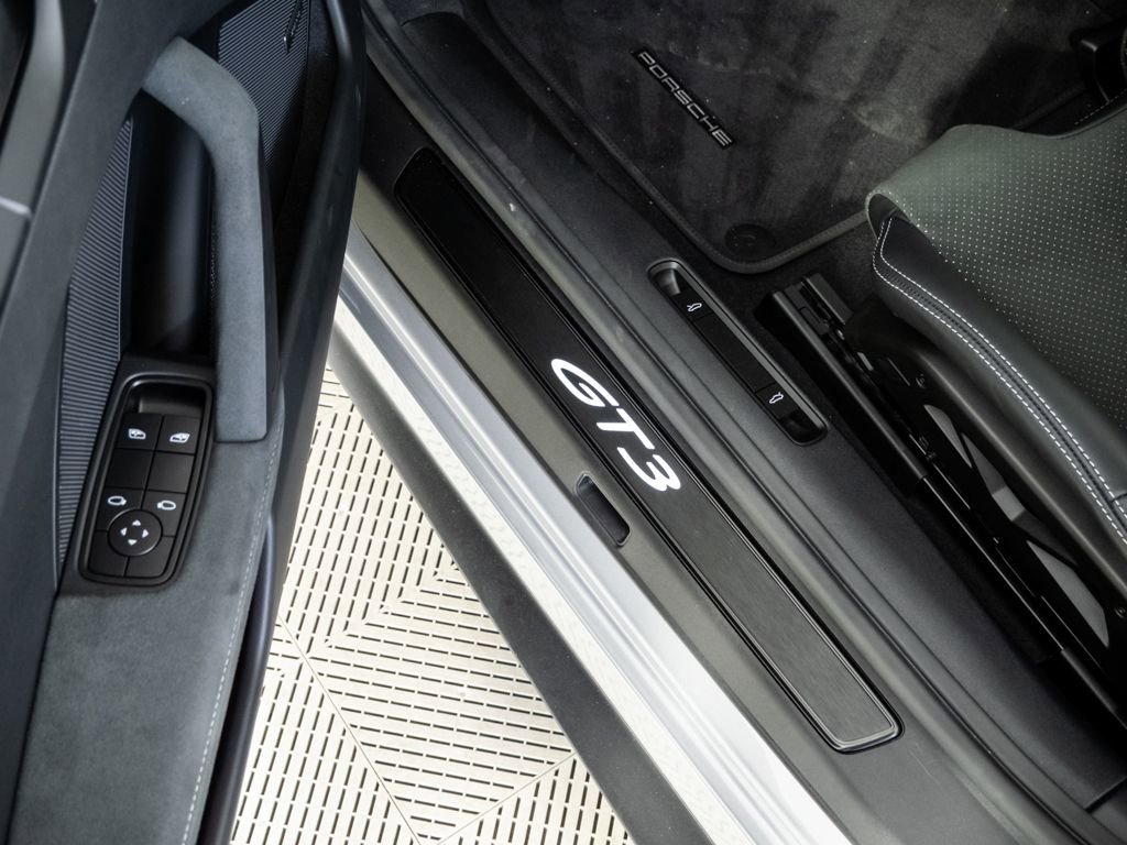 Used 2026 Porsche 911 GT3 RWD image 8