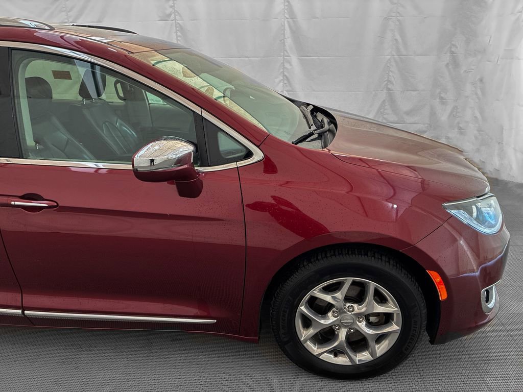 Used 2019 Chrysler Pacifica Limited FWD image 9