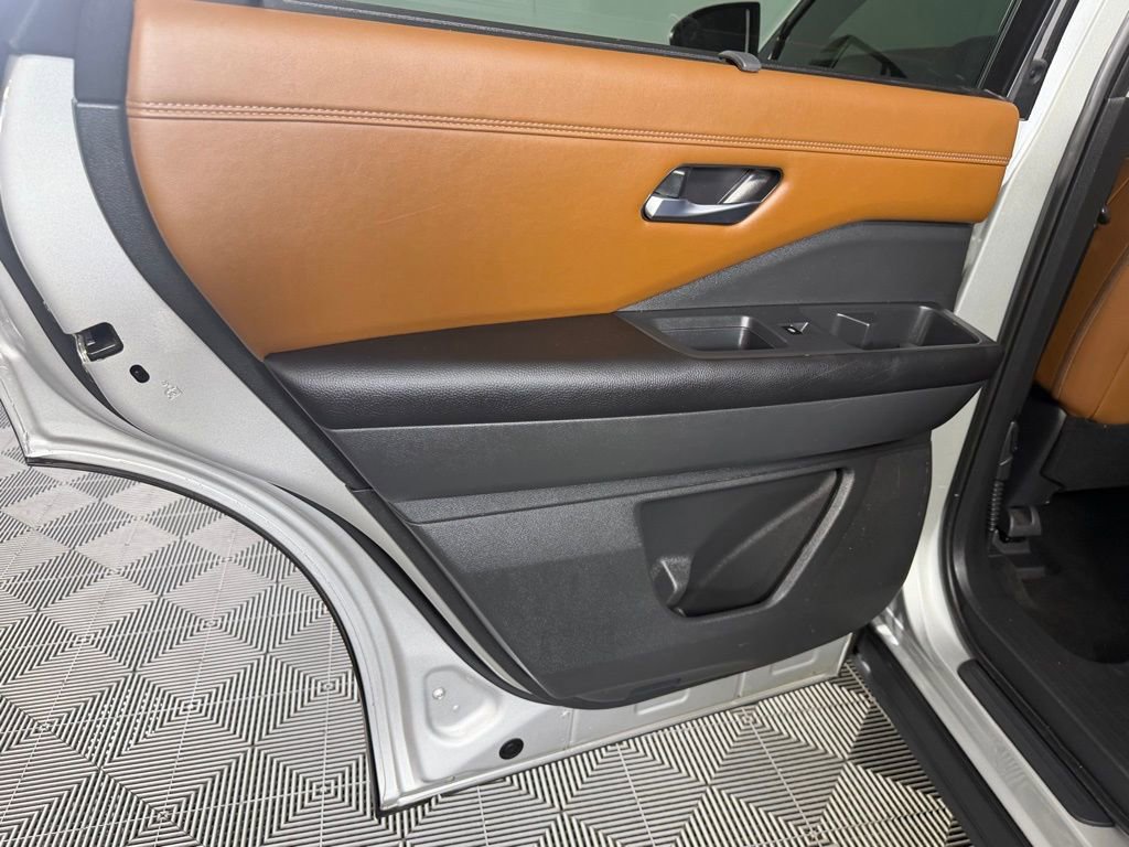 Used 2023 Nissan Pathfinder Platinum image 26