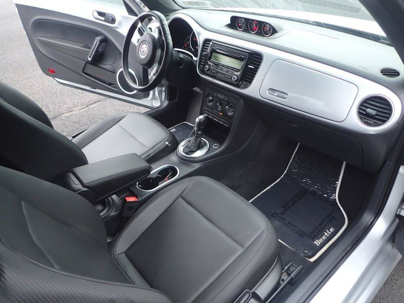 Used 2013 Volkswagen Beetle TDI FWD image 12