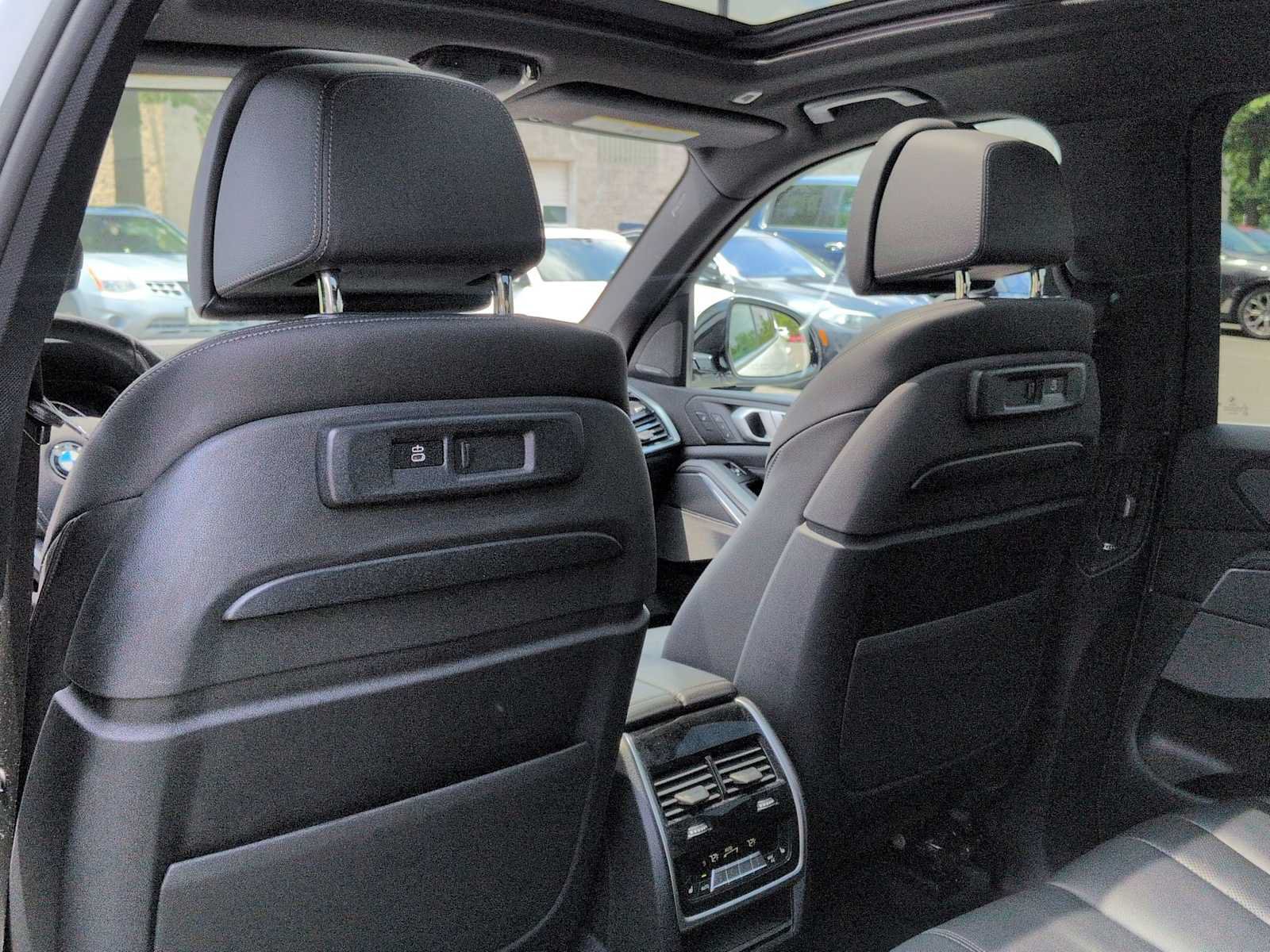 Used 2019 BMW X5 xDrive50i w/ Luxury Seating Package AWD/4WD image 18