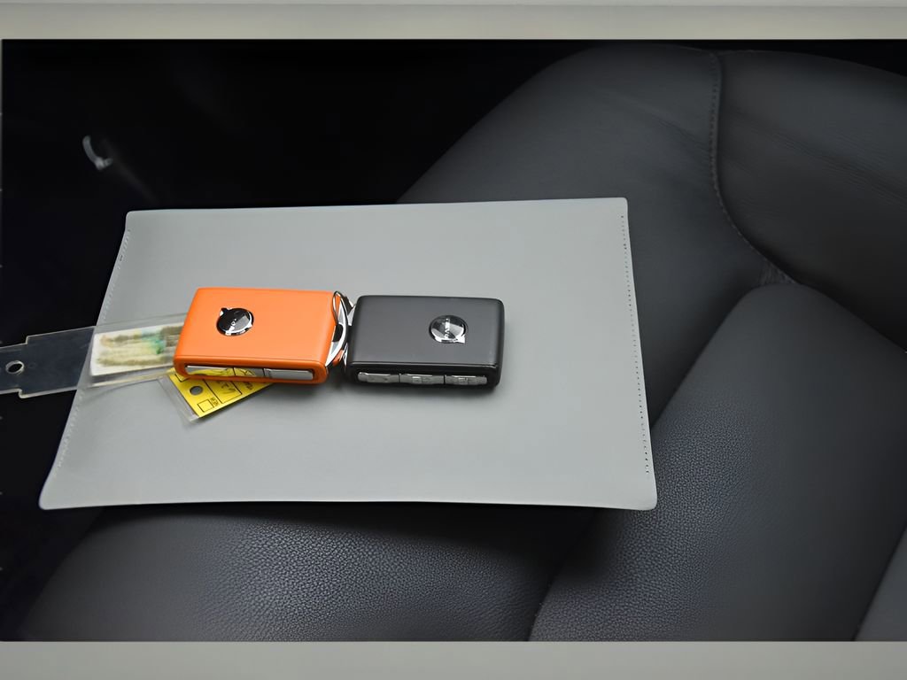 Certified 2025 Volvo XC60 B5 Core image 39