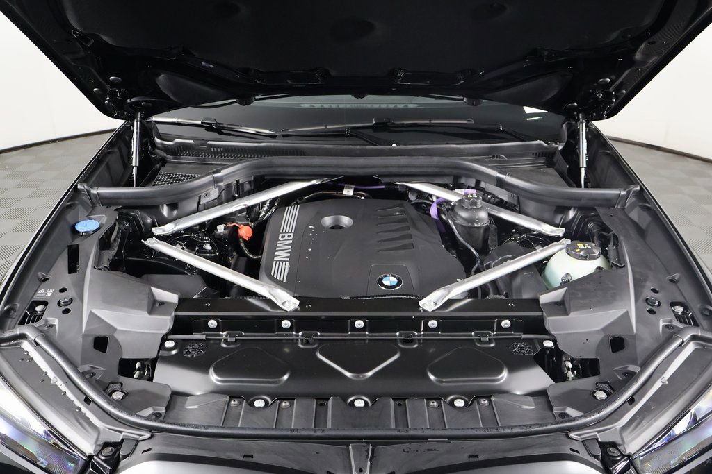 New 2026 BMW X5 xDrive40i w/ M Sport Package image 9