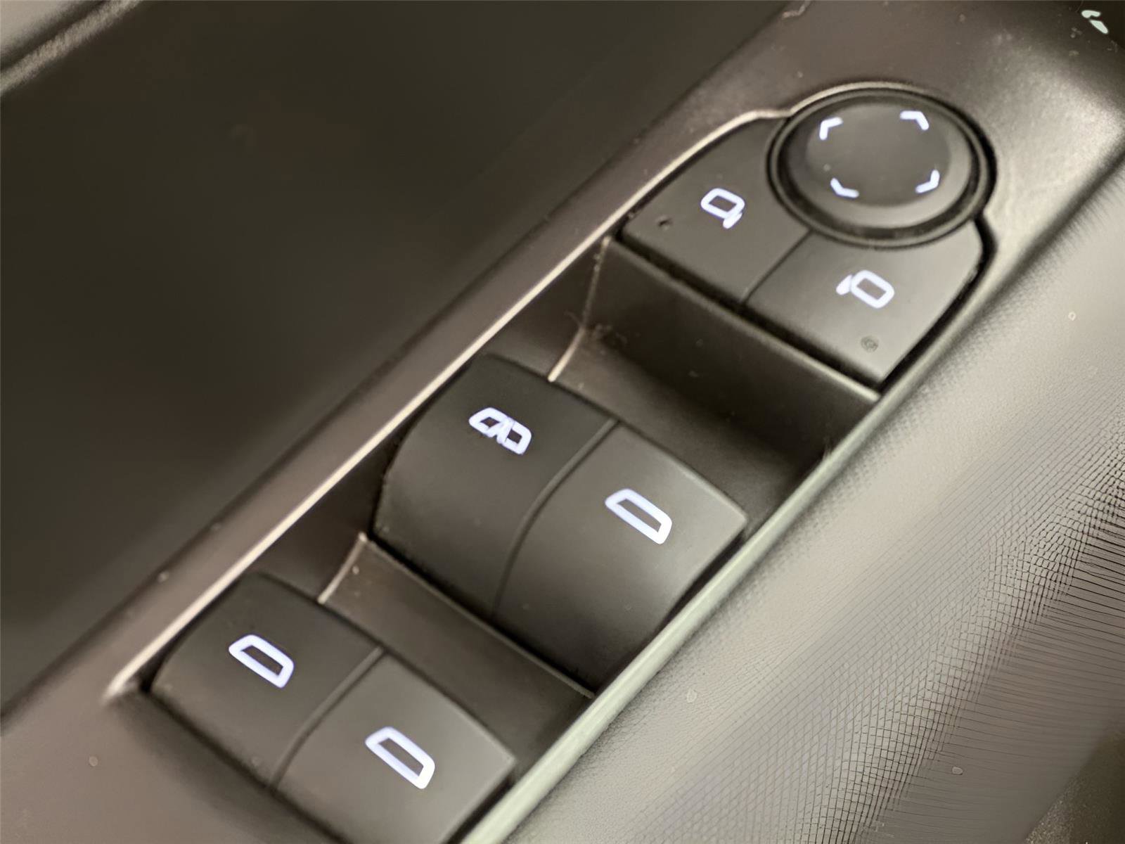 Certified 2024 Chevrolet Colorado Z71 w/ Z71 Convenience Package 2 image 38