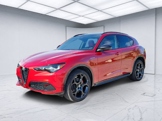 Used 2024 Alfa Romeo Stelvio Veloce AWD/4WD image 2