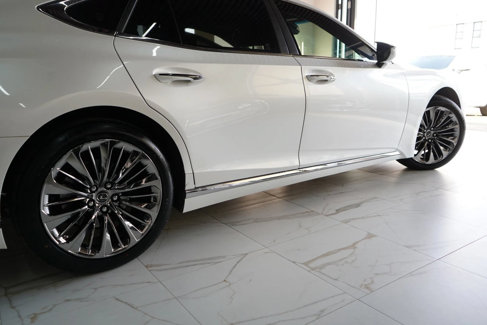 Used 2022 Lexus LS 500 w/ Luxury Package RWD image 5