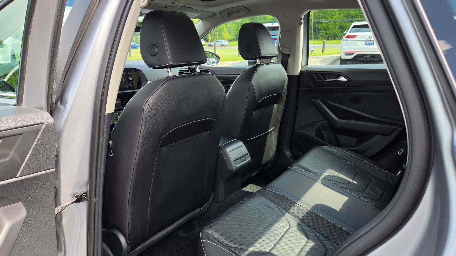 Certified 2023 Volkswagen Jetta SEL FWD image 47