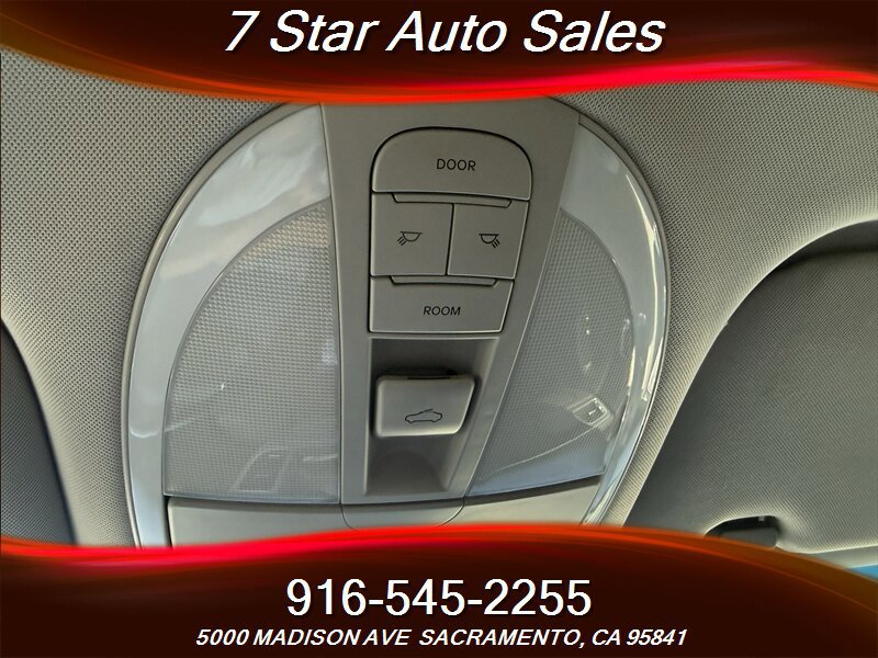 Used 2012 Hyundai Genesis 5.0 R-Spec RWD image 12