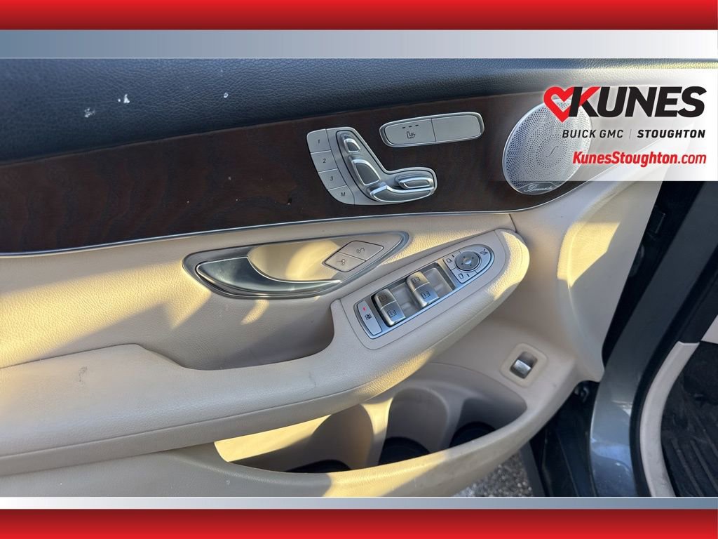 Used 2019 Mercedes-Benz GLC 300 4MATIC image 17