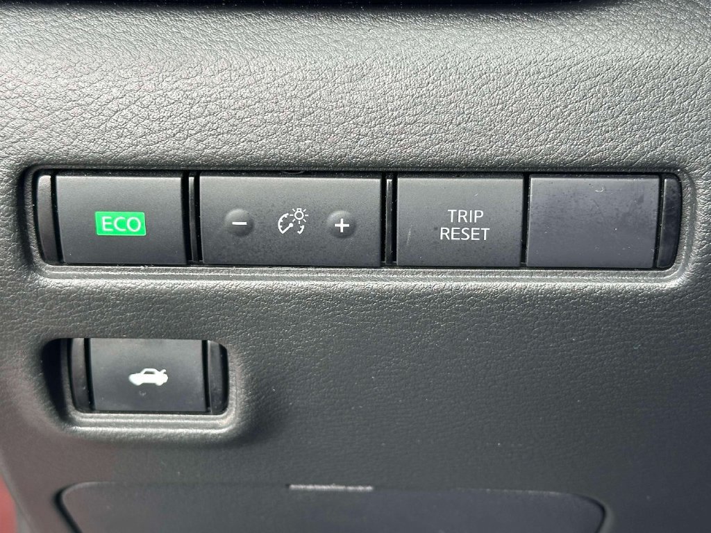 Used 2024 Nissan Sentra SV FWD image 15