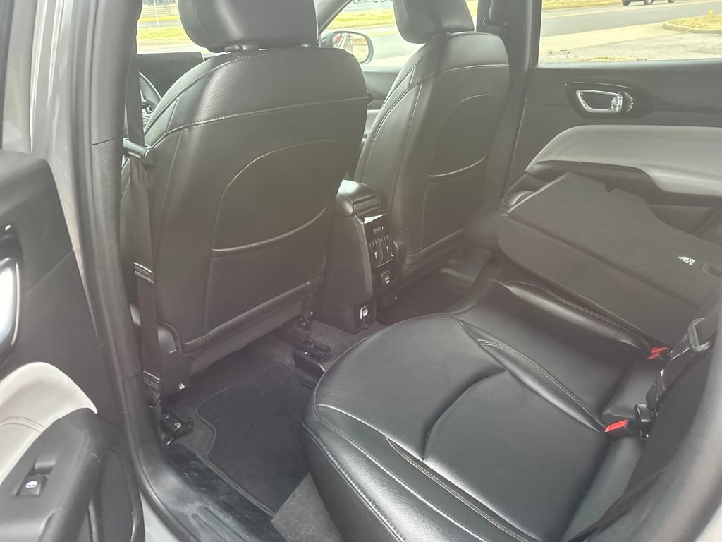 Used 2024 Jeep Compass Limited image 23