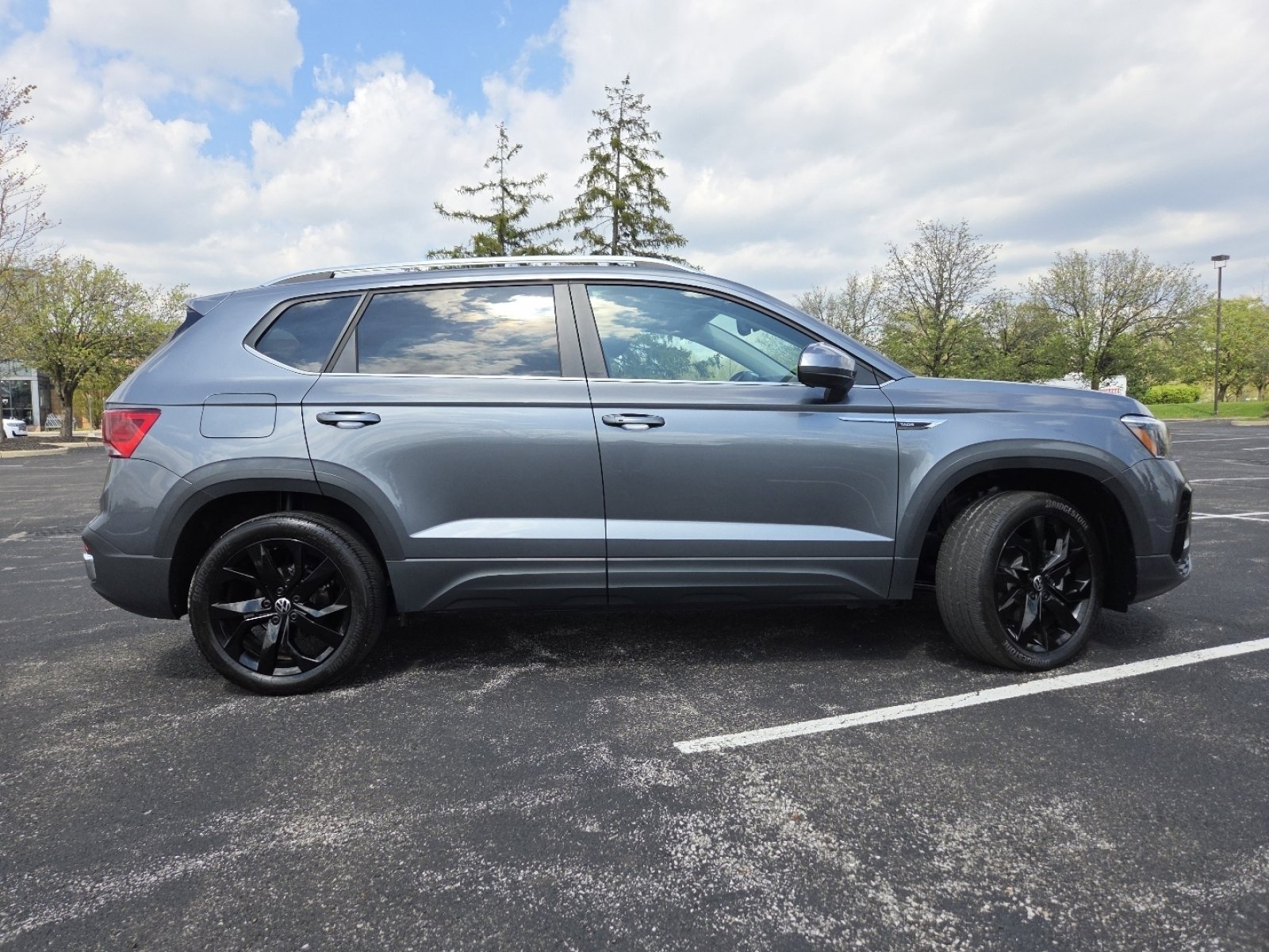 Used 2023 Volkswagen Taos SE w/ Black Wheel Package FWD image 19