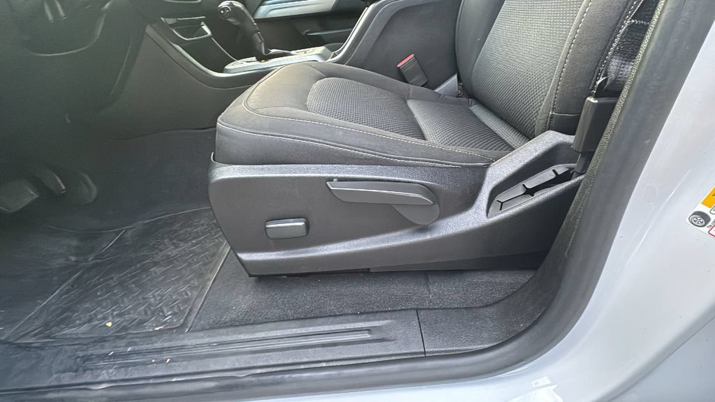 Used 2020 Chevrolet Colorado LT AWD/4WD image 9