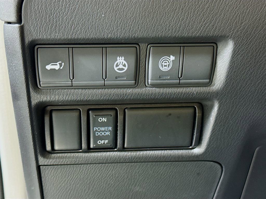 Used 2022 Nissan Armada Platinum image 10