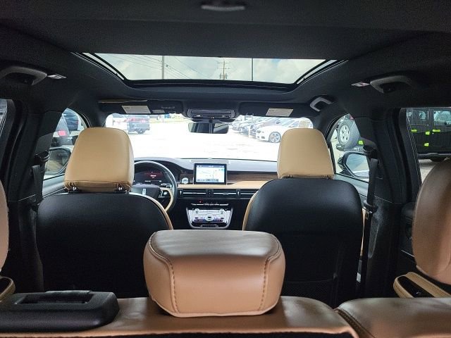 Used 2021 Lincoln Corsair Reserve w/ Equipment Group 201A image 12