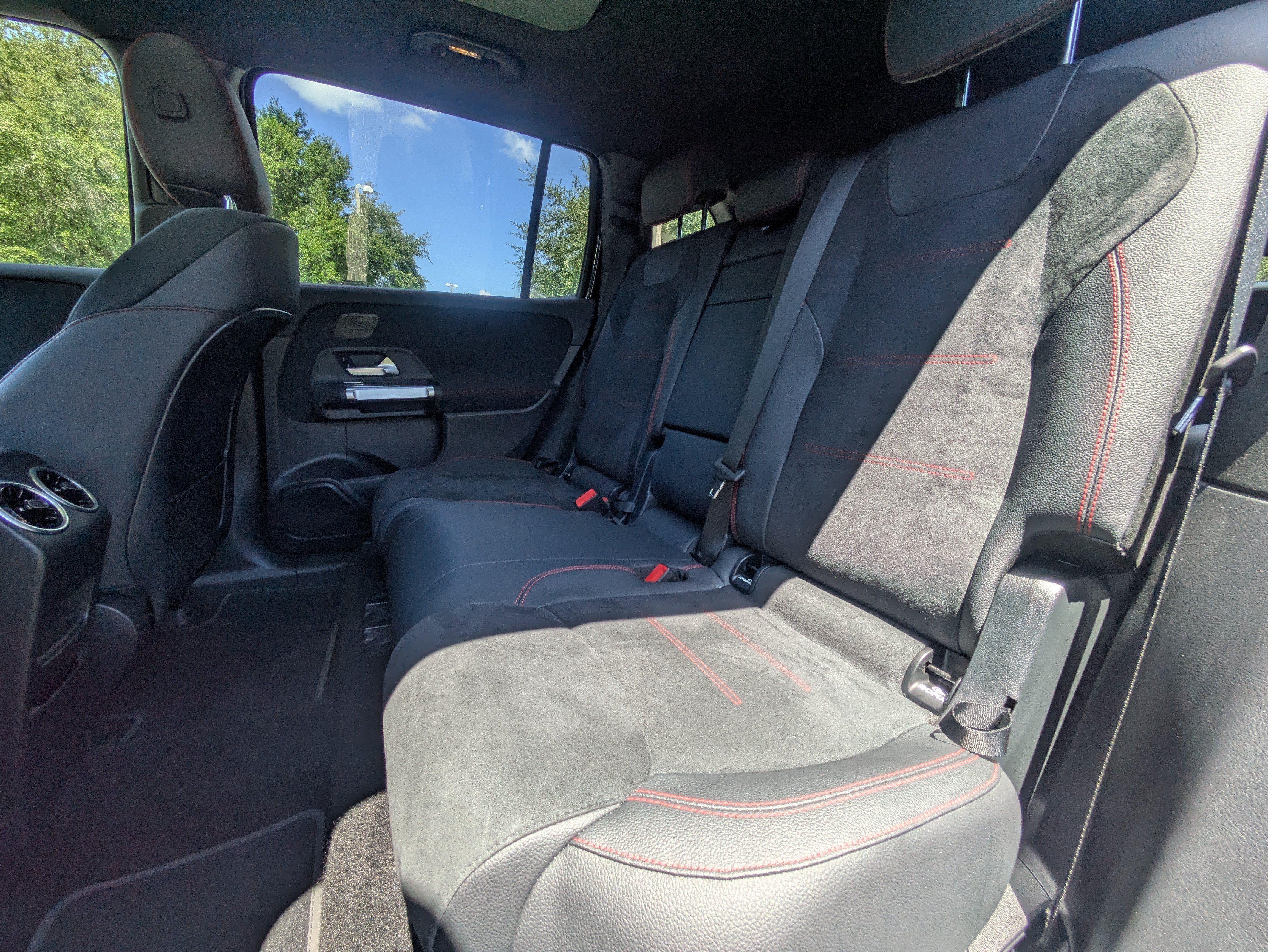 Used 2023 Mercedes-Benz EQB 300 4MATIC image 12