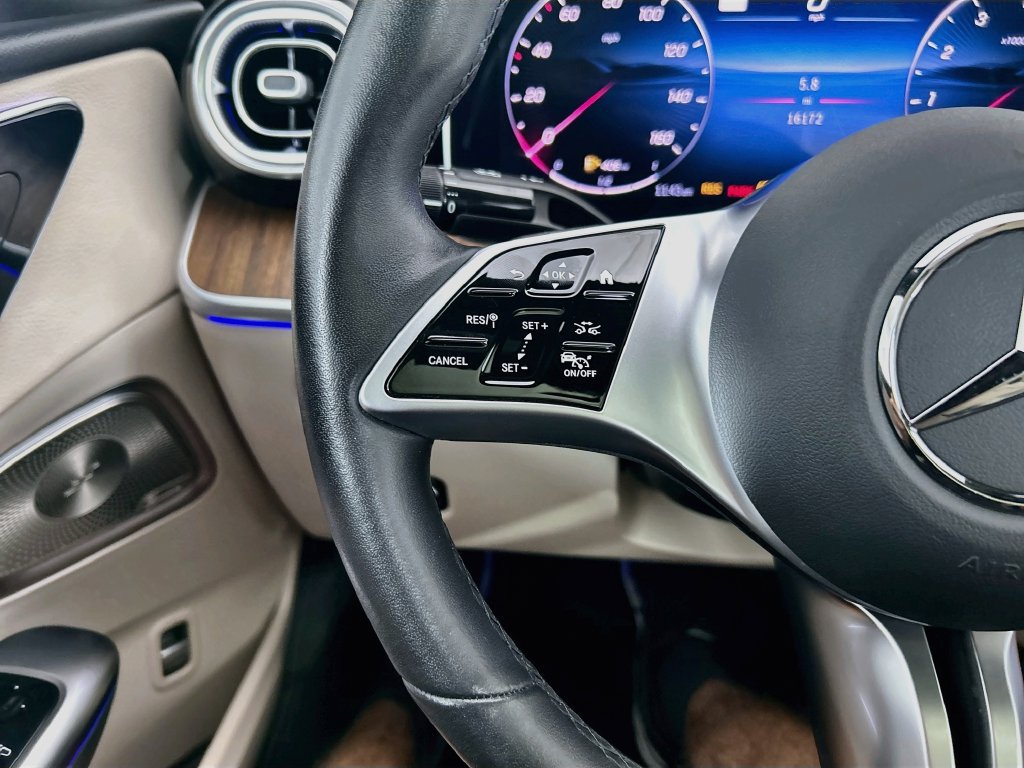 Certified 2025 Mercedes-Benz C 300 Sedan image 11